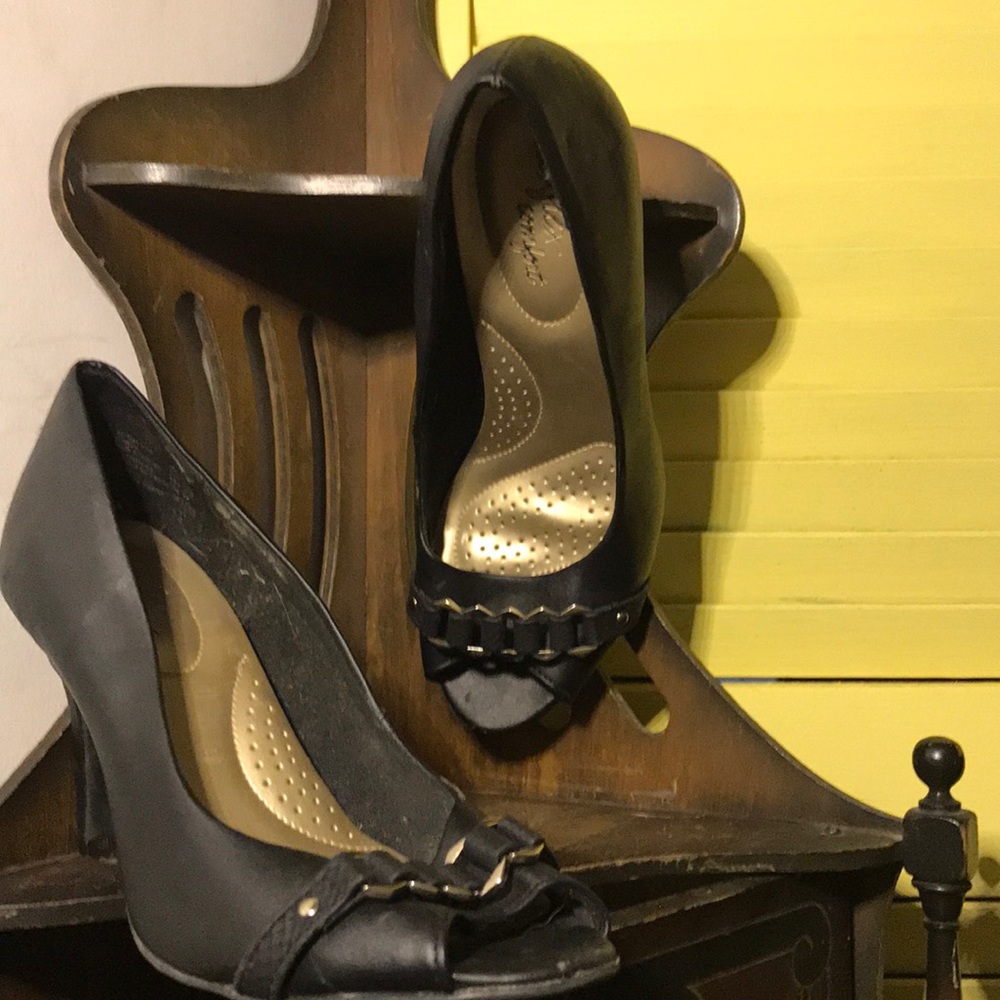 Sexy and Comfy peep toe heels!